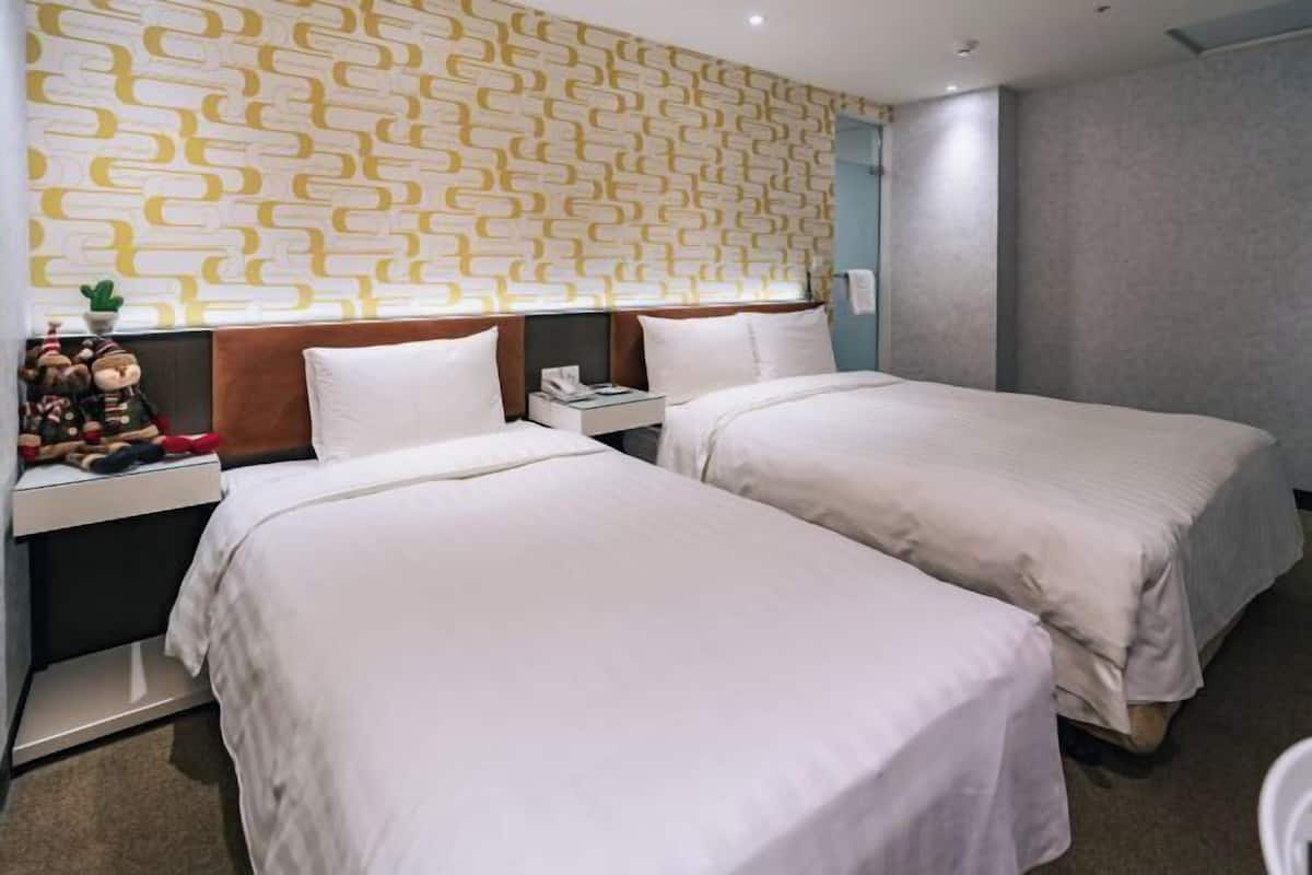 In-room safe, desk, iron/ironing board, free WiFi