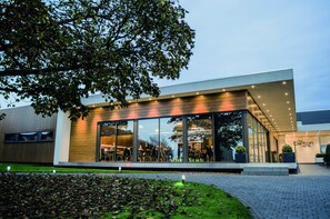 Exterior - Carlton Hotel (Ayr)