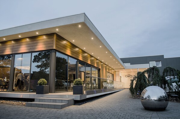 Front of property - Carlton Hotel (Ayr)