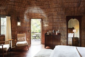 1 bedroom, Egyptian cotton sheets, premium bedding, down comforters - Zulu Camp at Shambala Private Game Reserve (Vaalwater)