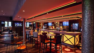 Bar (trong khuôn viên)