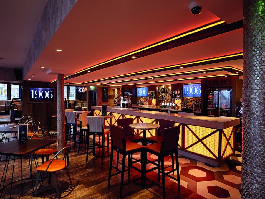 Bar (in der Unterkunft)