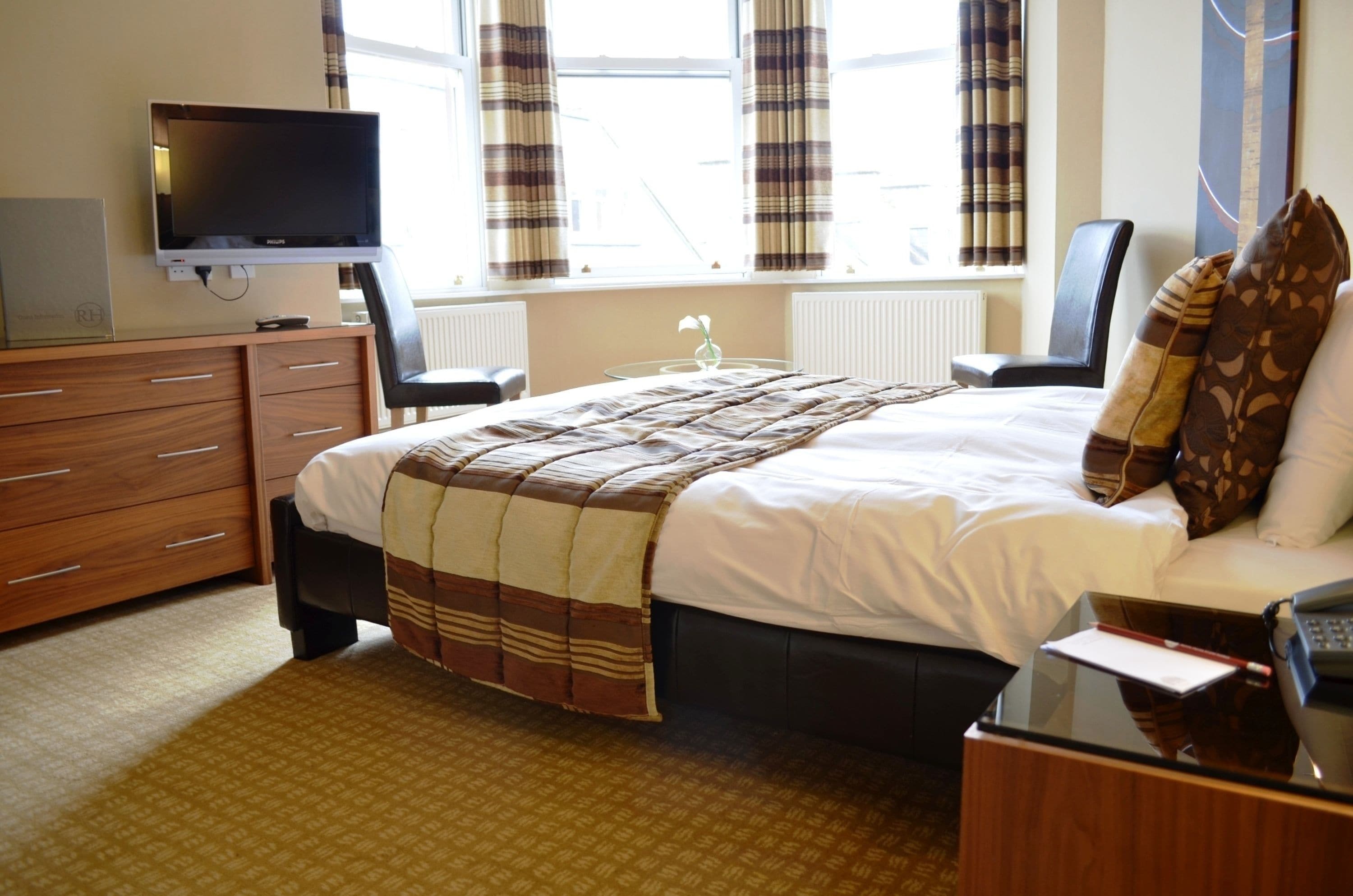 desk, iron/ironing board, free wifi, bed sheets