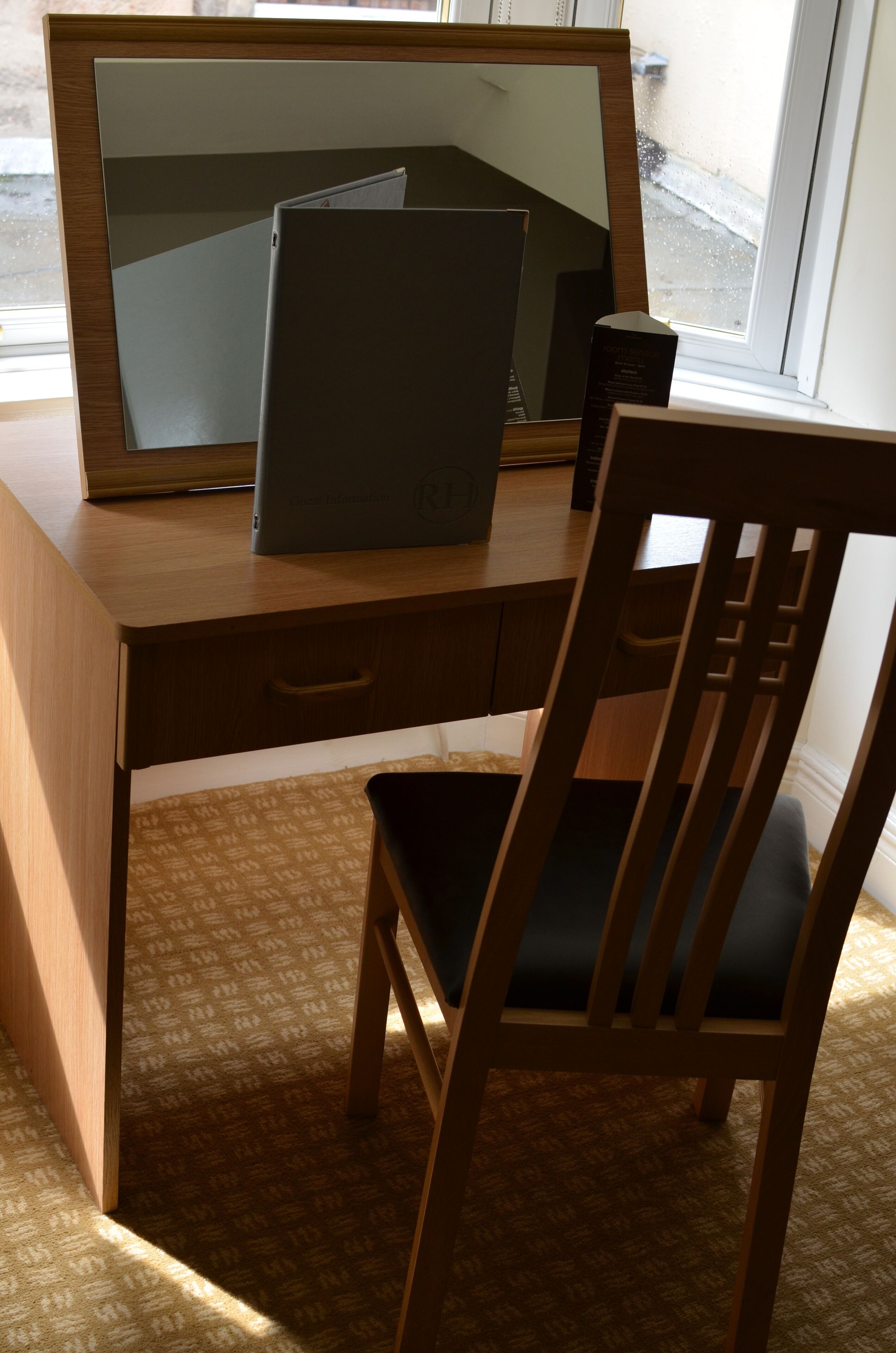 standard twin room | room amenity