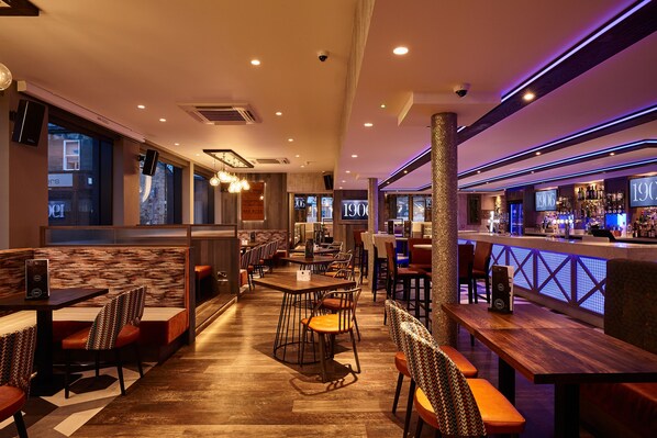 Bar (in der Unterkunft)