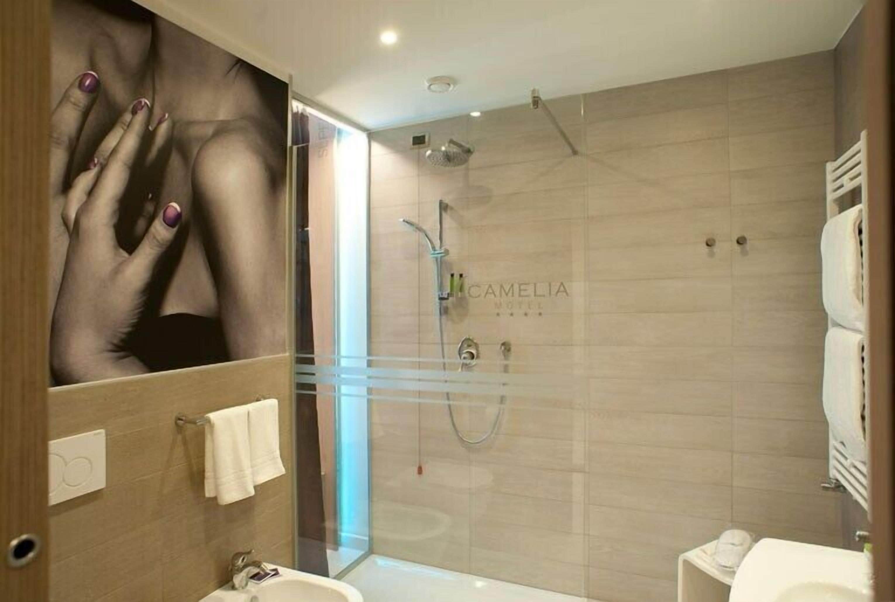 jetted bath, free toiletries, hair dryer, slippers