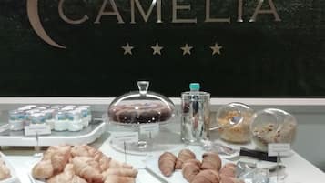 Colazione a buffet, servita tutte le mattine (10 EUR a persona)