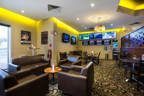 Sports bar - Nightcap at Gateway Hotel (Corio)