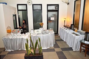 Café da manhã grátis todos os dias