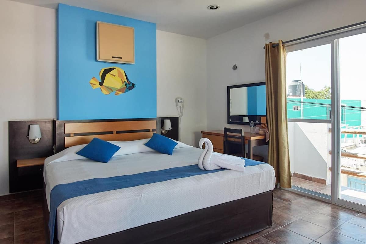 in-room safe, desk, free wifi, bed sheets