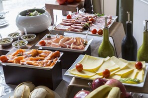 Kontinental frokost hver dag (mot et tillegg)