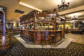 Serves lunch and dinner - Nightcap at Monash Hotel (Clayton)