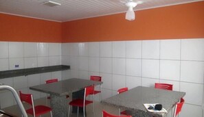 Breakfast, lunch, dinner served; Brazilian cuisine - Hotel Atlanta (Salvador)