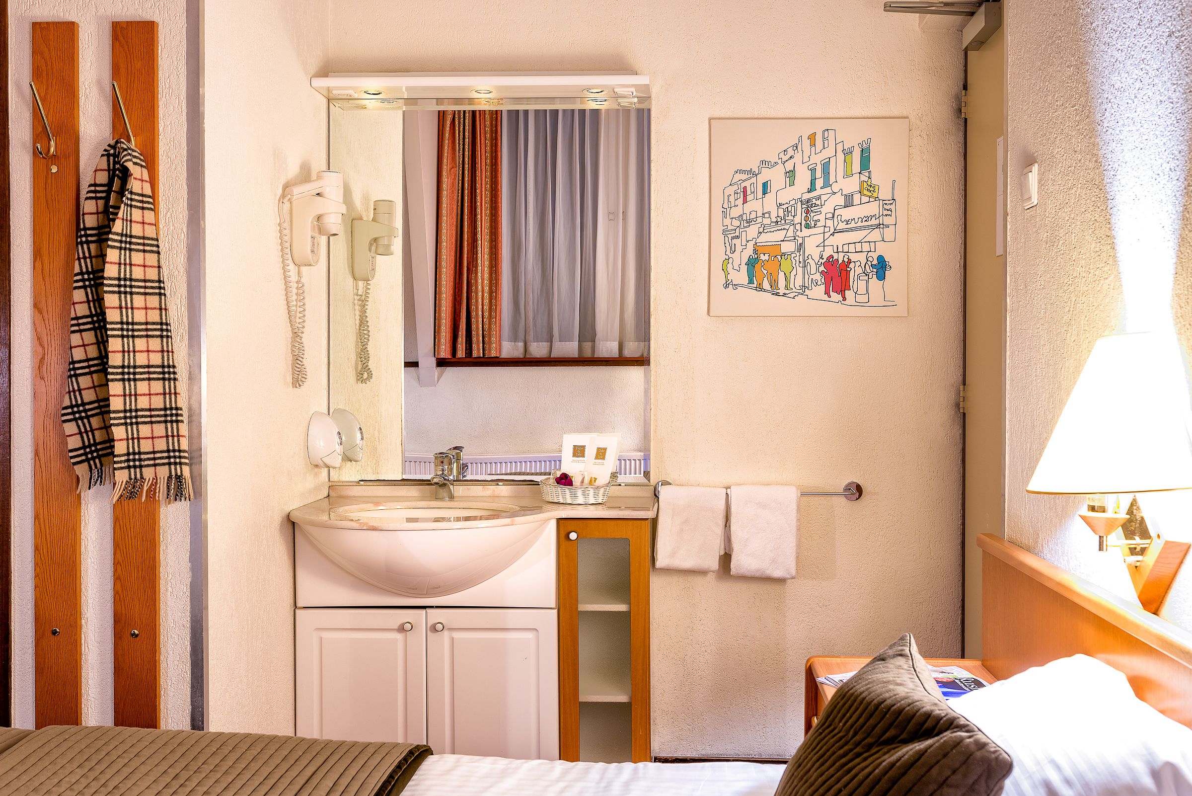 standard room | room amenity