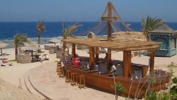 Private beach, scuba diving, snorkeling, 2 beach bars