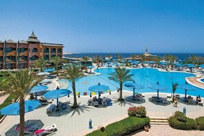 Indoor pool, 7 outdoor pools, pool umbrellas, sun loungers