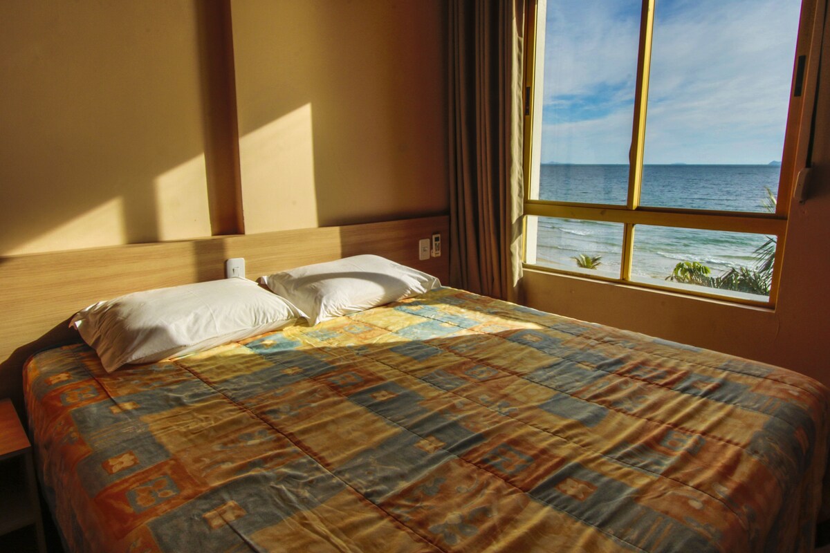 Suite, 2 kamar tidur (Double Lateral Mar) | Minibar, brankas, dan tempat tidur bayi gratis