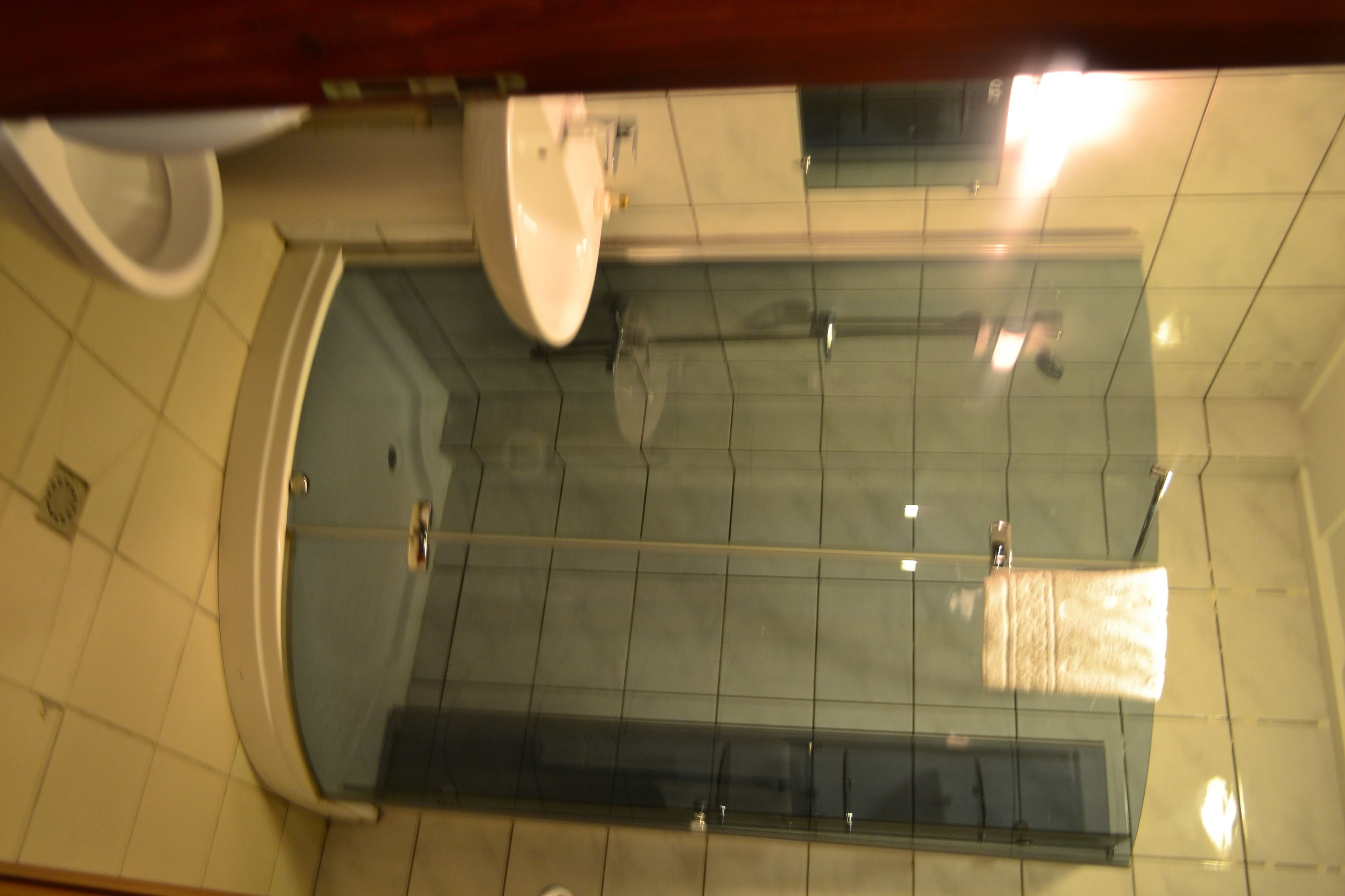 deluxe room | bathroom | free toiletries, hair dryer, towels