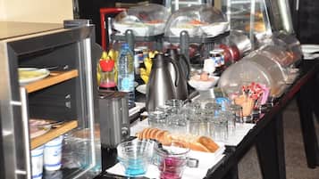 Colazione a buffet a pagamento, servita tutte le mattine