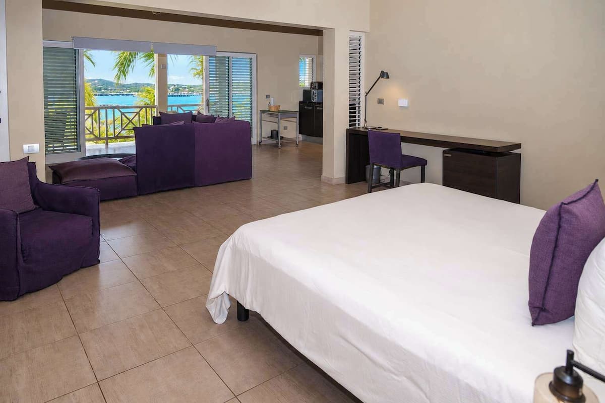 Deluxe Suite, 1 Bedroom, Balcony, Marina View | Premium bedding, in-room safe, desk, iron/ironing board