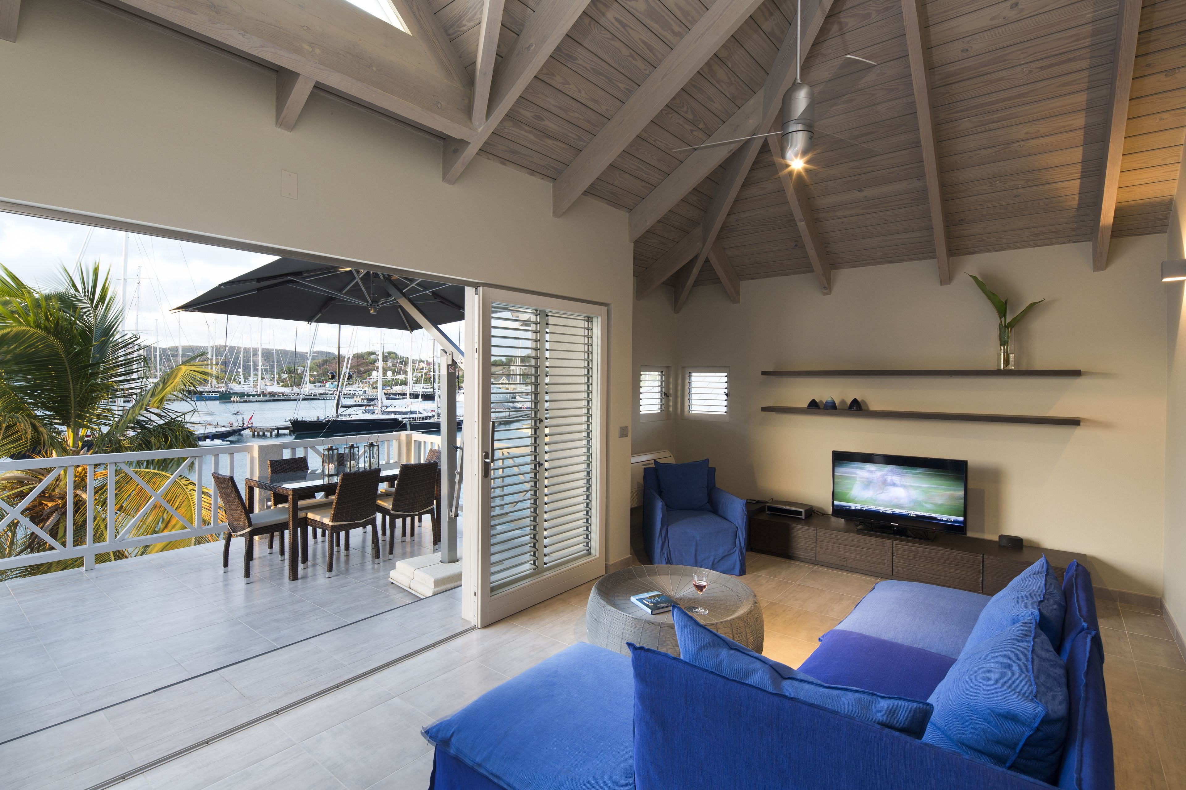 penthouse, 2 bedrooms, balcony, marina view | living room | flat-screen tv, ipod dock