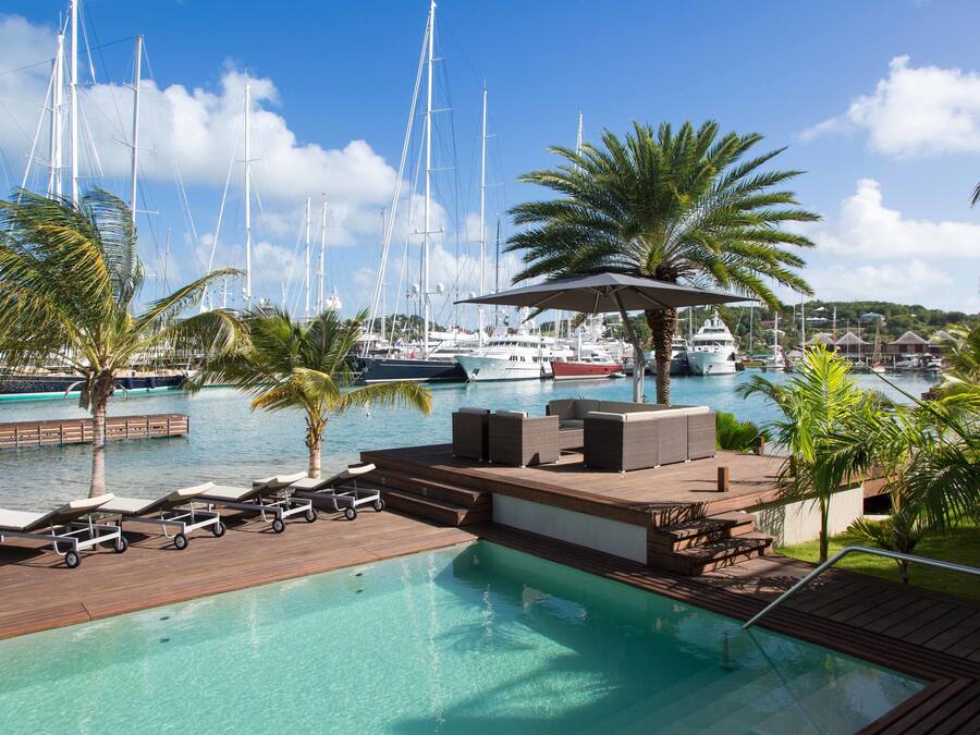 Outdoor pool, sun loungers