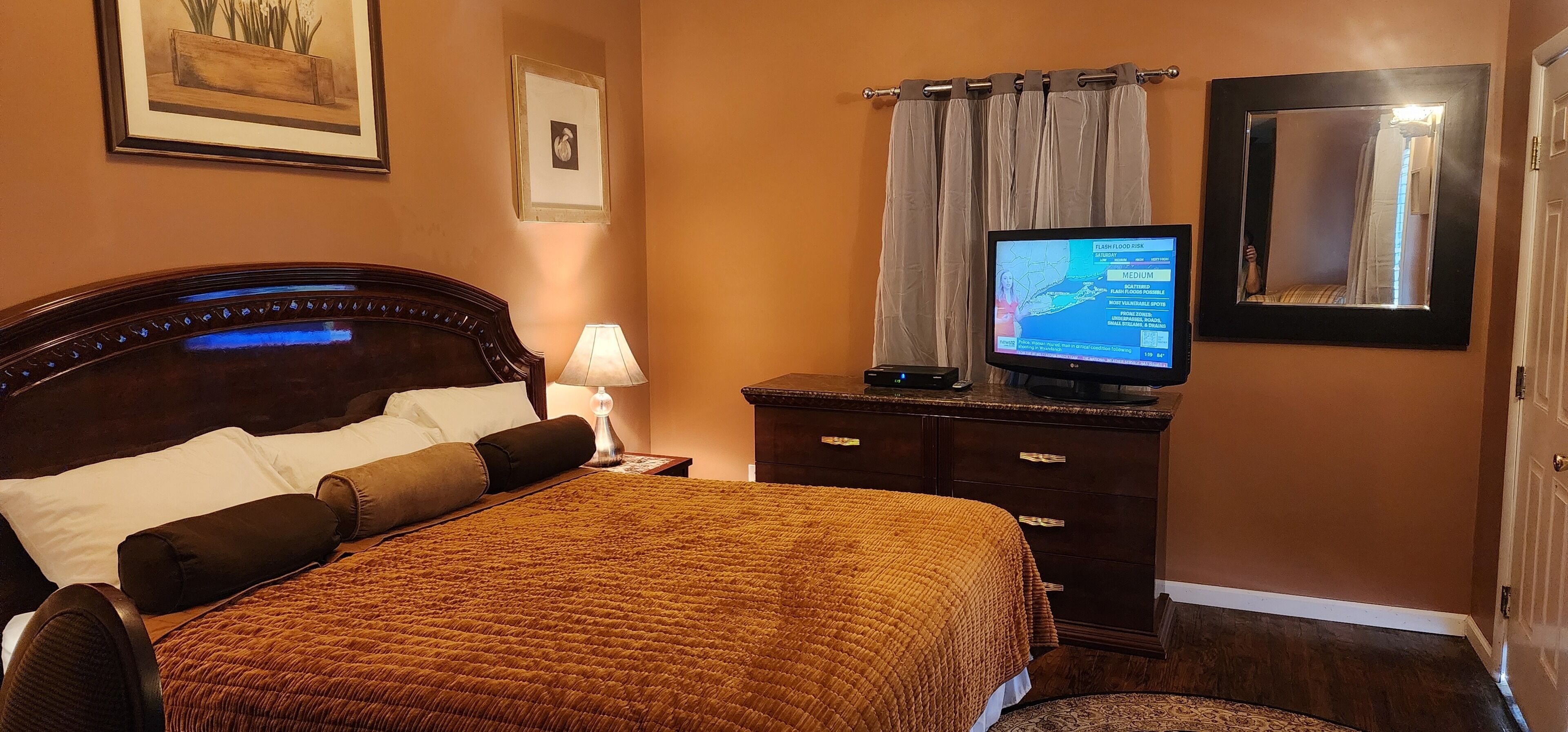 In-room safe, desk, iron/ironing board, free WiFi