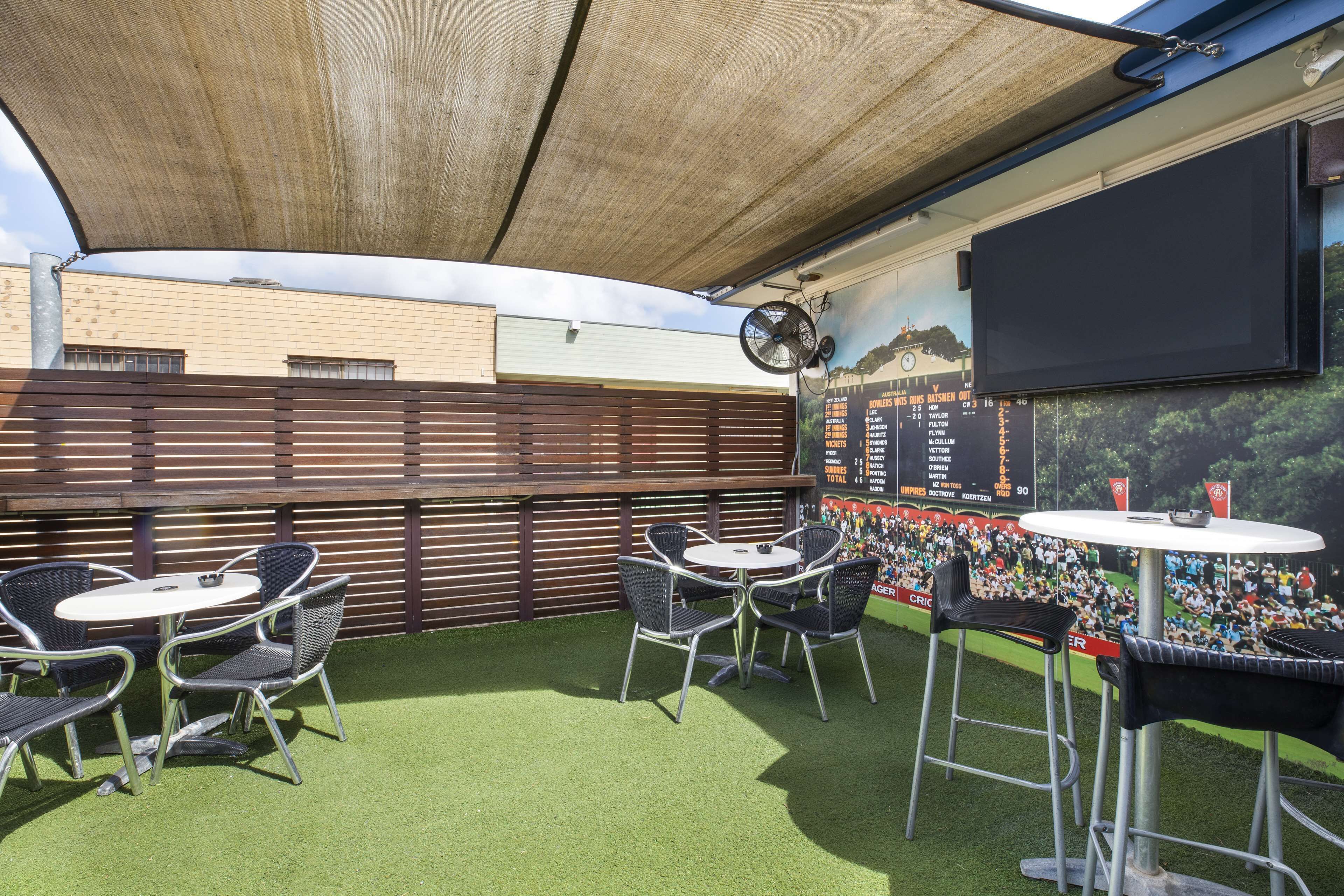 lunch and dinner served, local cuisine