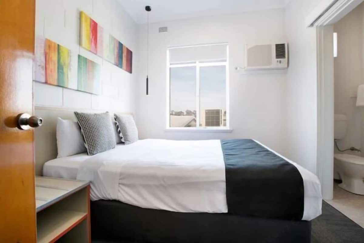Iron/ironing board (on request), WiFi (free), bed sheets