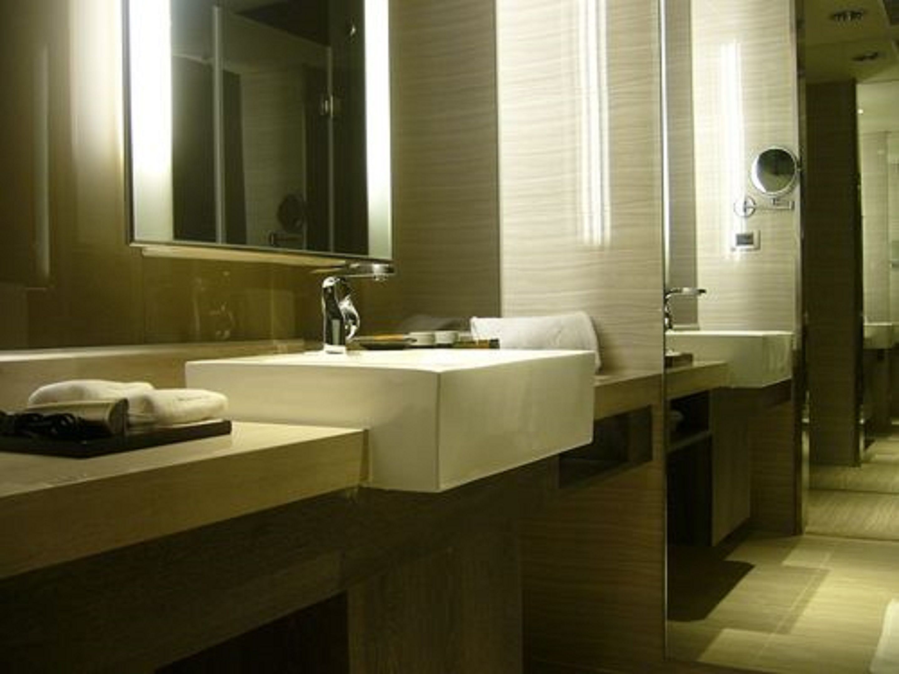 Chậu rửa trong phòng tắm