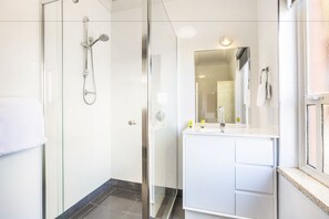 Apartment, 2 Bedrooms | Bathroom | Shower, free toiletries, towels - Nightcap at Rose & Crown Hotel (Elizabeth South)