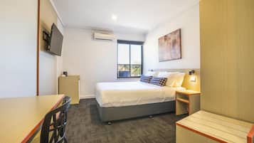 1 bedroom, desk, iron/ironing board, free WiFi