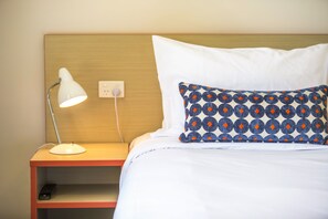 Desk, iron/ironing board, free WiFi, bed sheets - Nightcap at Rose & Crown Hotel (Elizabeth South)