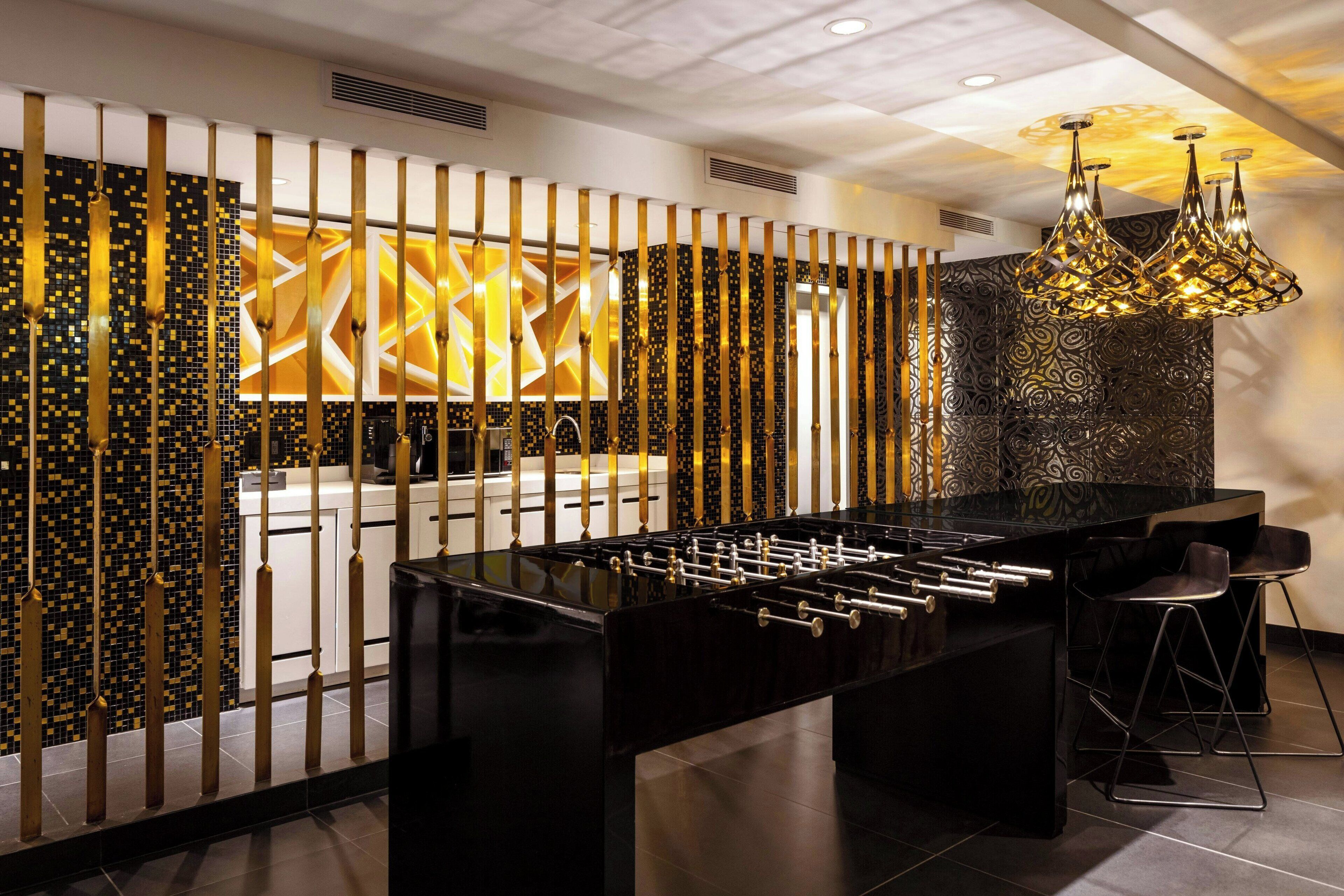 presidential suite, 1 bedroom | bar (on property) | 2 bars/lounges, brewpub