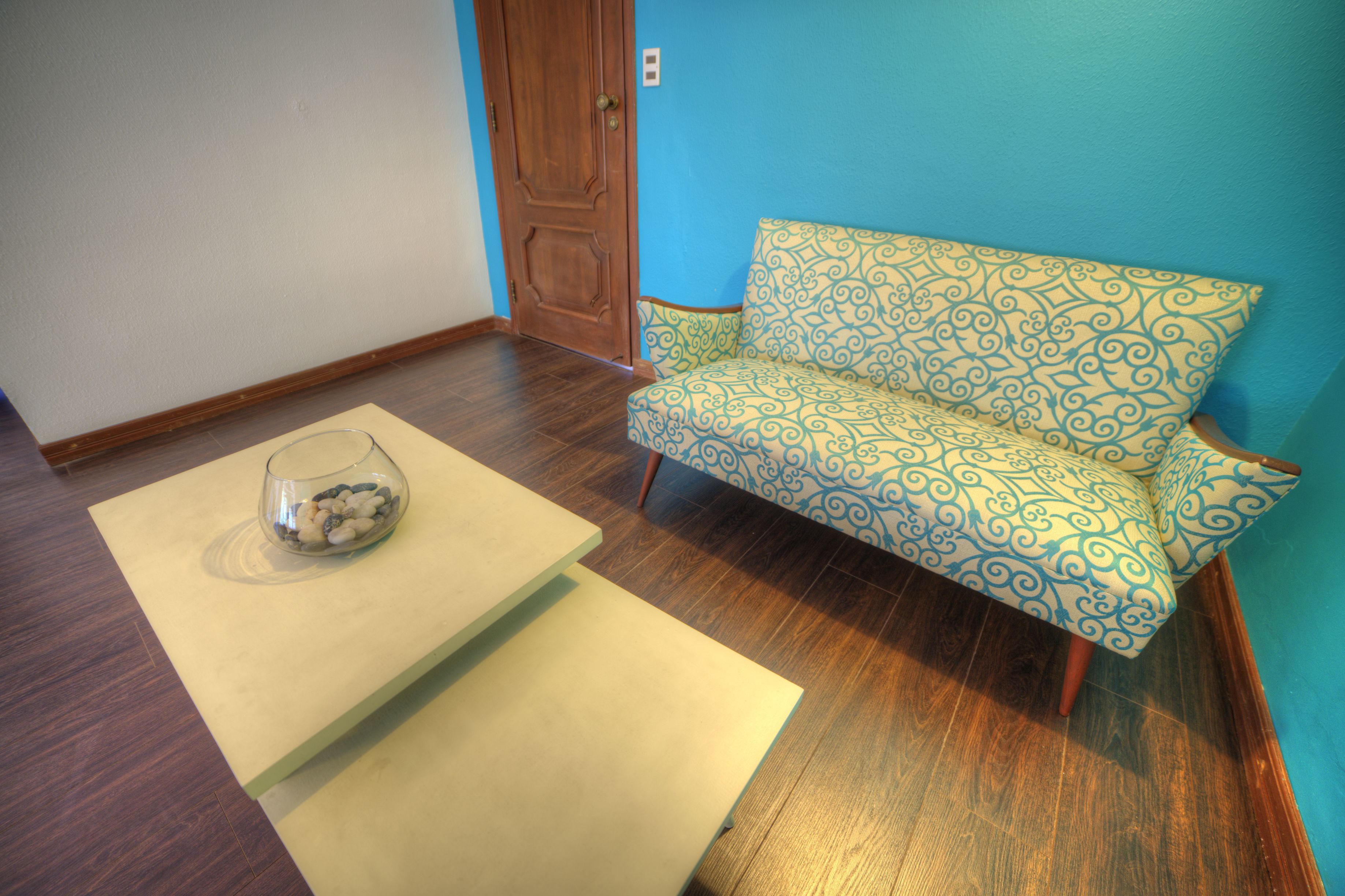 junior suite acqua | living area | 32-inch led tv with cable channels, tv