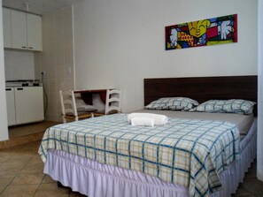 Studio (Quitinete - 03 people) | Iron/ironing board, free cribs/infant beds, rollaway beds, free WiFi - Ingleses Residence (Florianópolis)