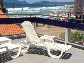 On the beach - Cris Hotel (Florianópolis)
