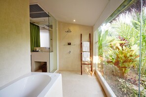 Villa Deluxe Room | Bathroom | Shower, free toiletries, hair dryer, bathrobes - Wareerak Hot Spring & Wellness (Khlong Thom)