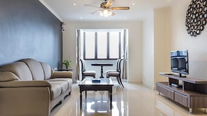 Luxury Suite, 1 King Bed - Omni Syncate Suites (Bangkok)