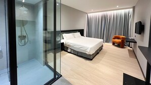 Rom, 1 kingsize-seng (Ruby) | Safe på rommet, skrivebord, strykejern/-brett og barnesenger (inkludert)