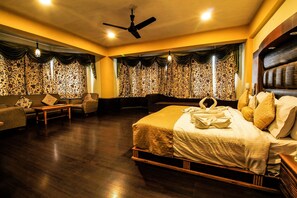 ห้องเพรสซิเดนเชียลสวีท | ตู้นิรภัยในห้องพัก, ห้องพักตกแต่งอย่างมีเอกลักษณ์, ตกแต่งพิเศษโดยเฉพาะ