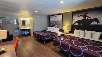 Huone, useita sänkyjä, tupakointi kielletty | Ylelliset vuodevaatteet, työpöytä