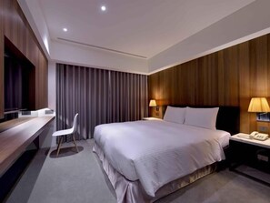 Desk, iron/ironing board, free WiFi, bed sheets