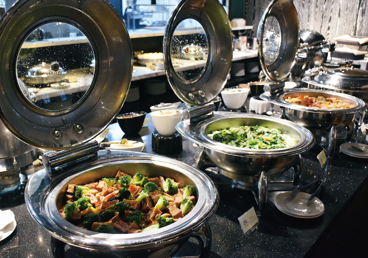 daily self-service breakfast (twd 220 per person)