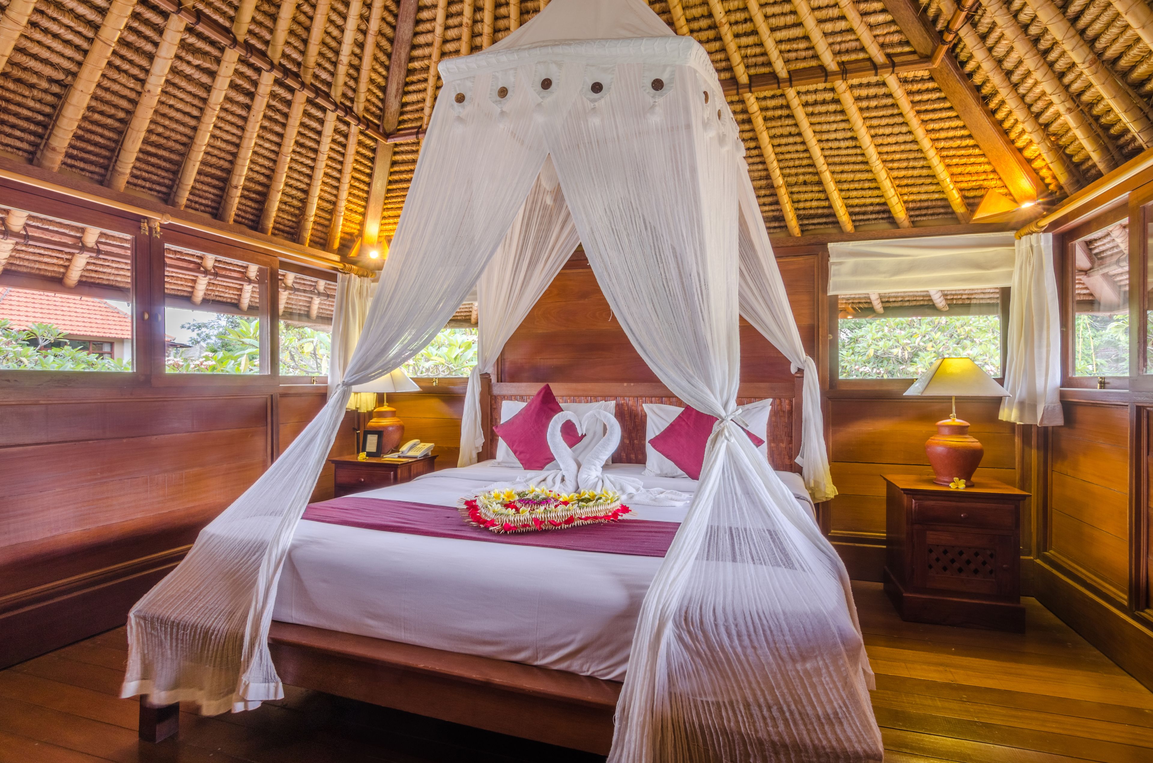 one bedroom duplex bungalow | premium bedding, minibar, in-room safe, desk