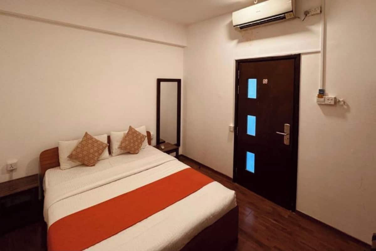 Standard Double Room, 1 Double Bed, Non Smoking, Shared Bathroom