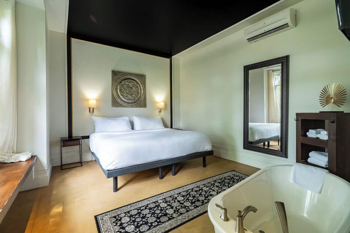 Deluxe-Suite, 1 King-Bett (3)