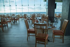 Breakfast, lunch, dinner served; international cuisine  - Holiday Inn Coatzacoalcos by IHG (Coatzacoalcos)