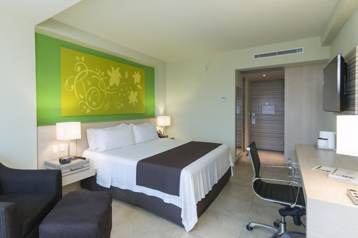 In-room safe, desk, iron/ironing board, free WiFi
