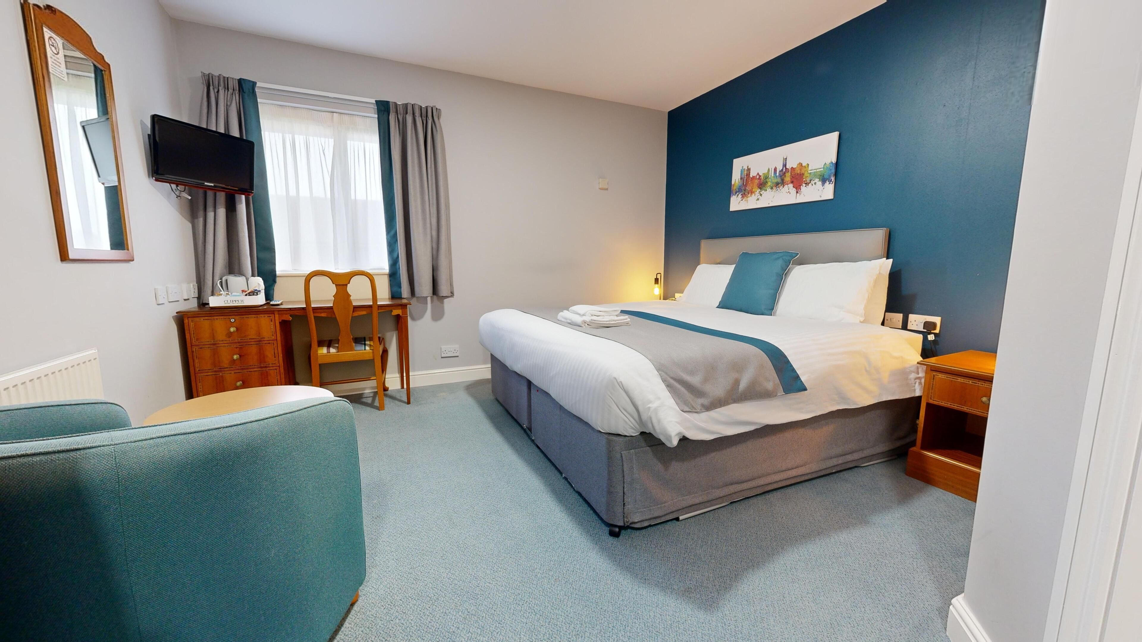 Schreibtisch, laptopgeeigneter Arbeitsplatz, kostenloses WLAN